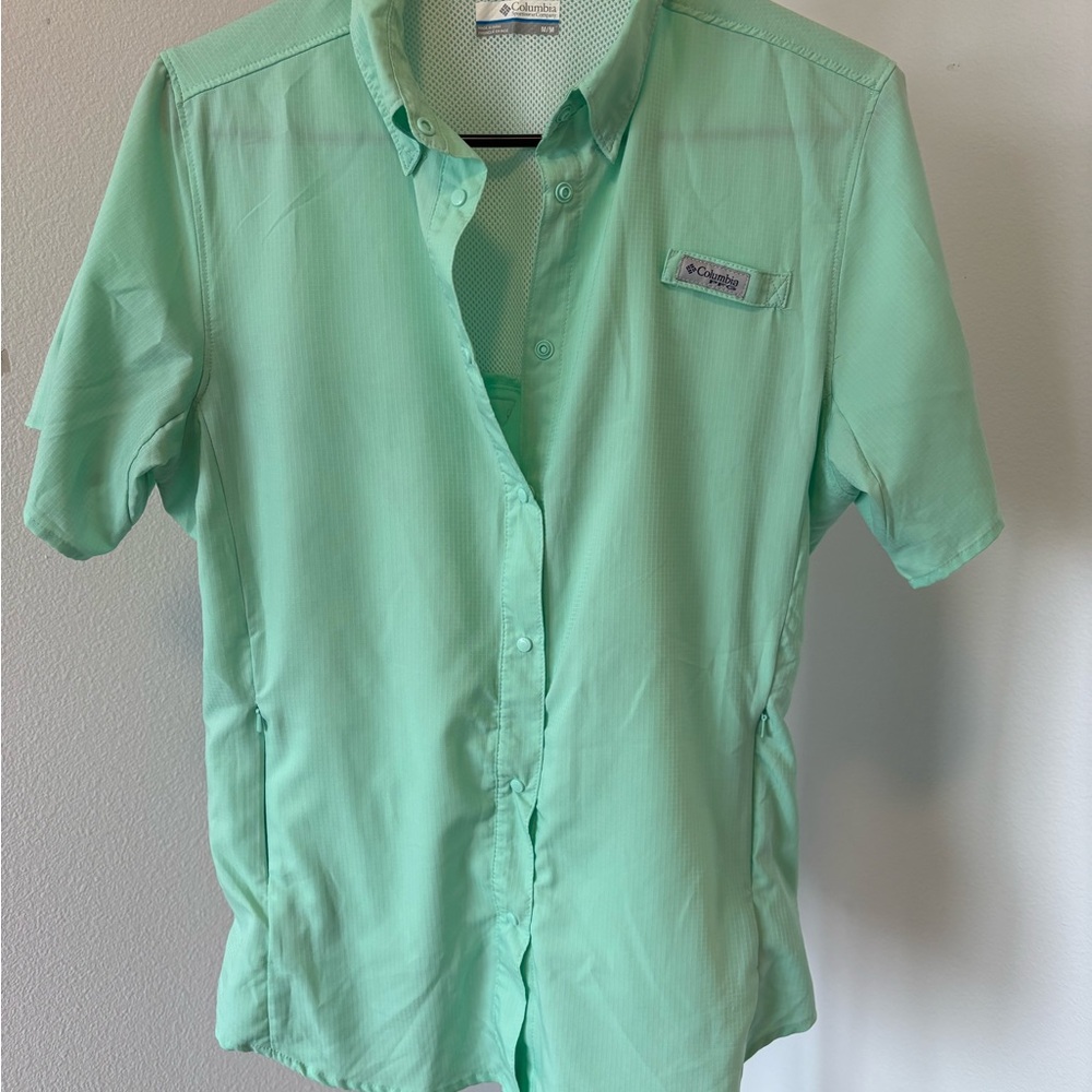 Columbia Women's Mint Green Casual Button Down Shirt